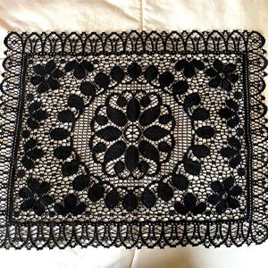 Lace placemats